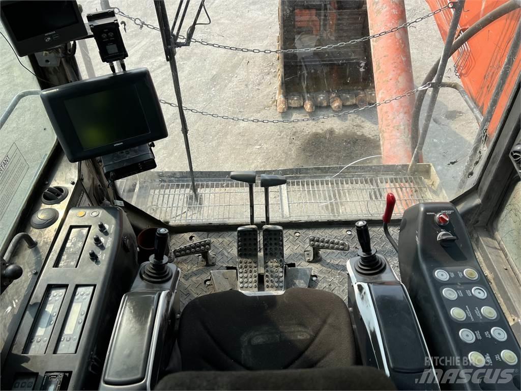 Hitachi EX2600-6 Wheeled Excavators