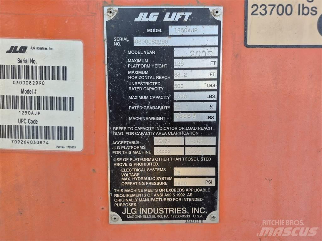 JLG 1250AJP Articulated boom lifts