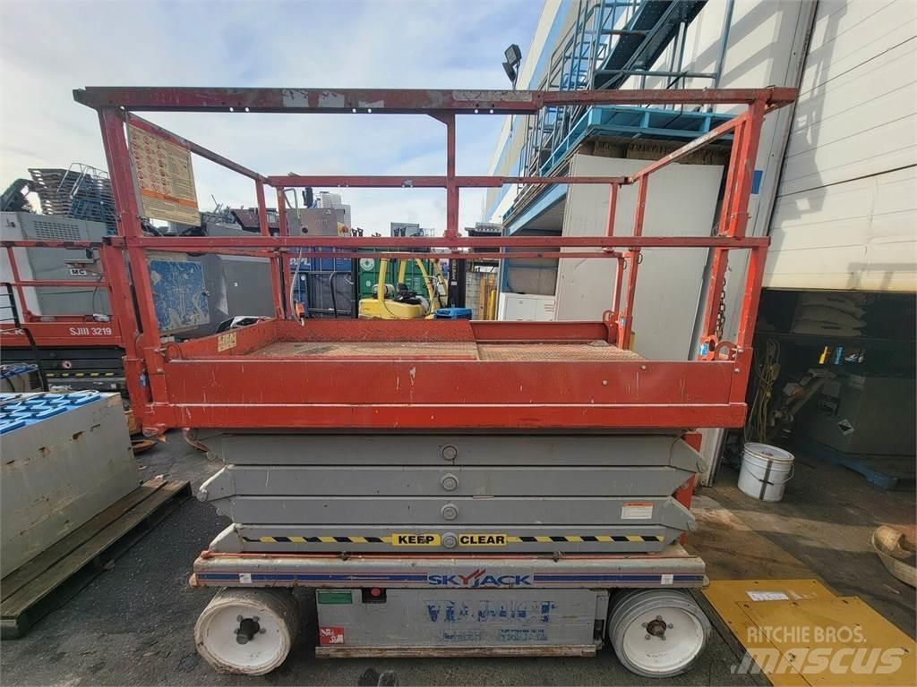 SkyJack SJ3 4632 Scissor Lifts