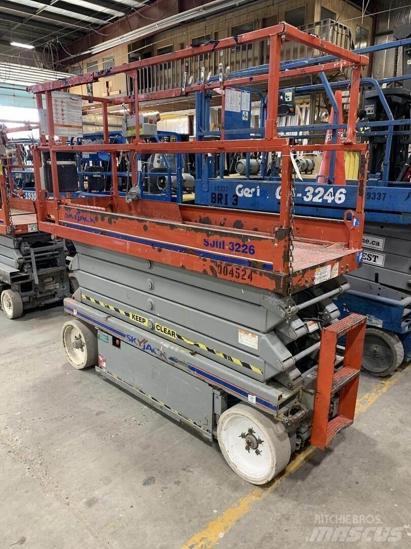SkyJack SJIII 3226 Scissor Lifts