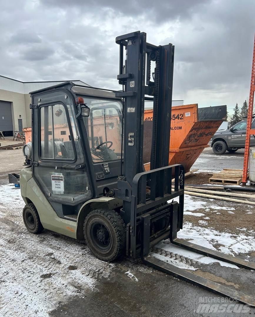 UN Forklift FL25T-JA Other