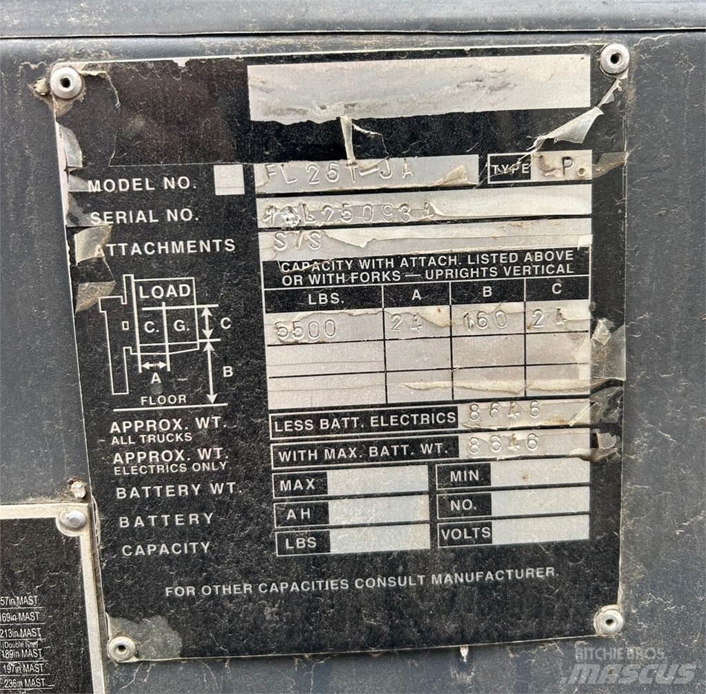UN Forklift FL25T-JA Other