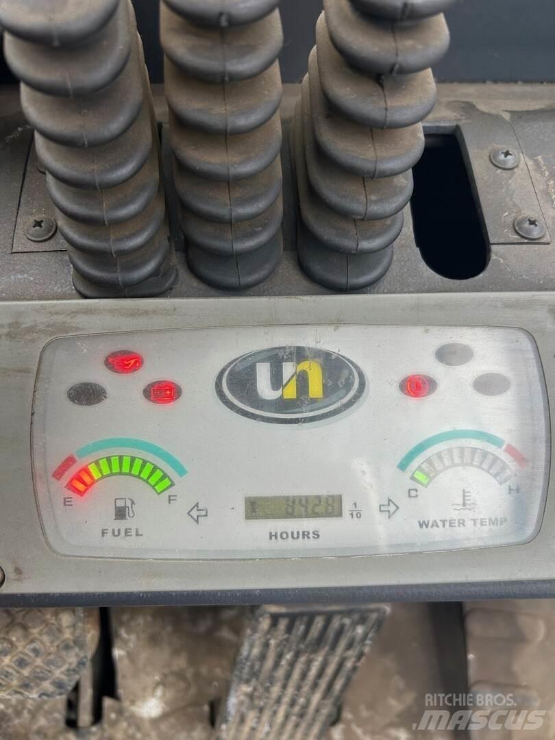 UN Forklift FL25T-JA Other