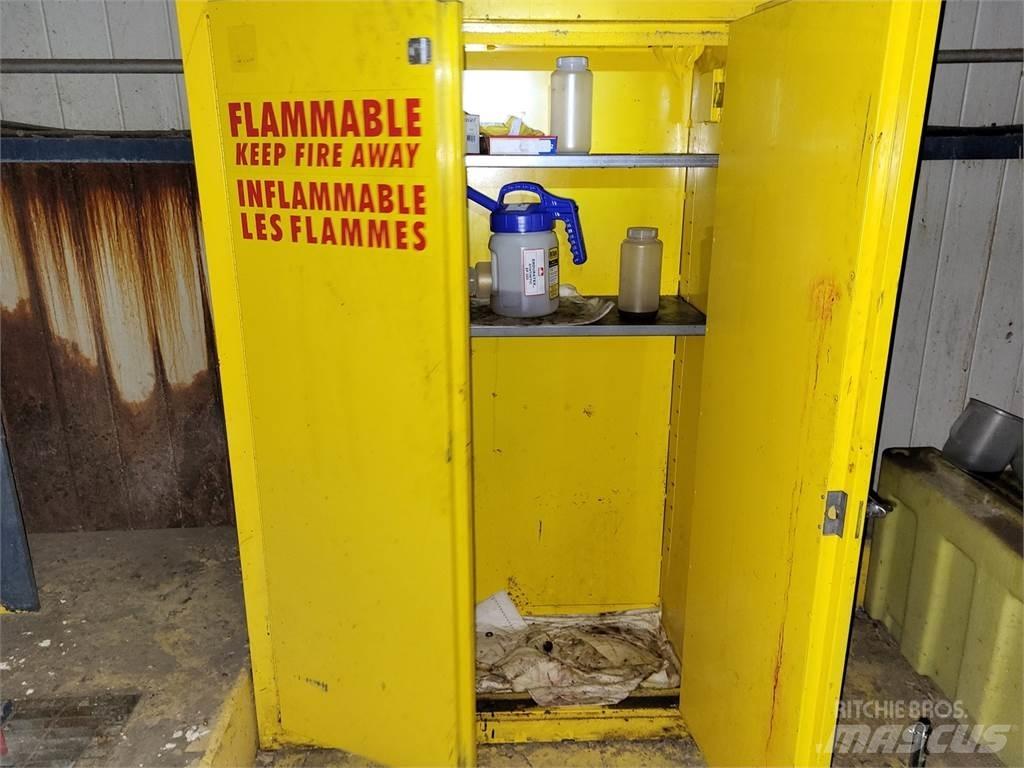  WILLIAM BROTHERS Pallet wide containers