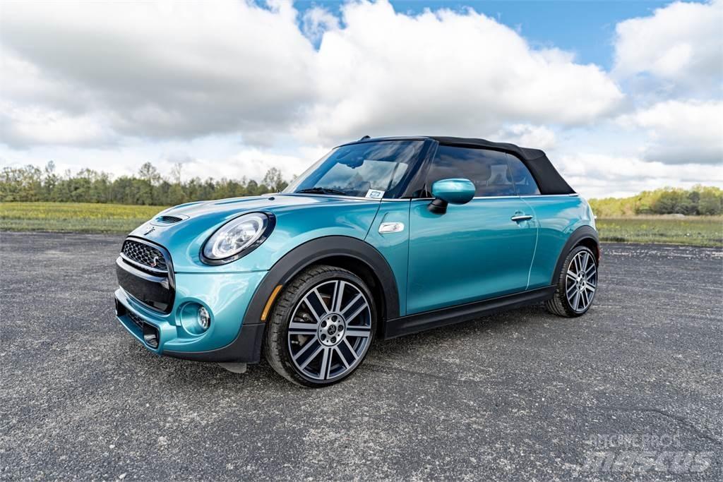 Mini COOPER Automobiles / SUVS