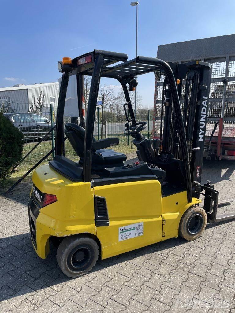 Hyundai 20 B - 9 Electric Forklifts