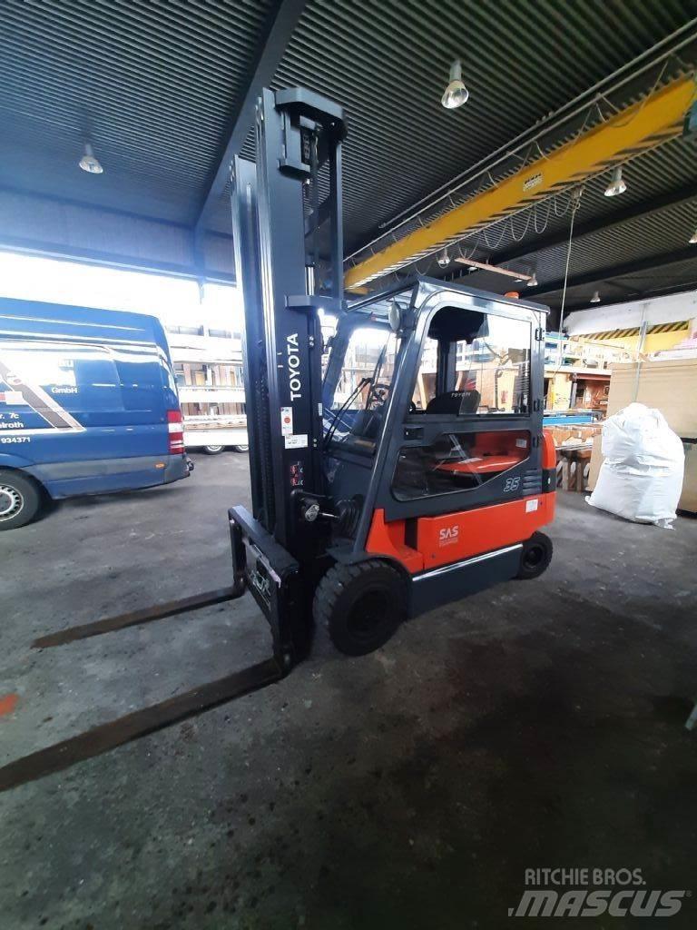 Toyota 7FBMF35 Electric Forklifts