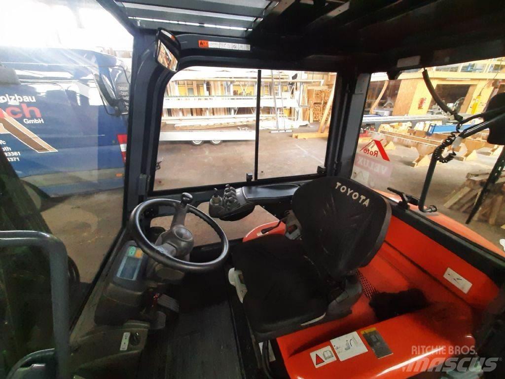 Toyota 7FBMF35 Electric Forklifts