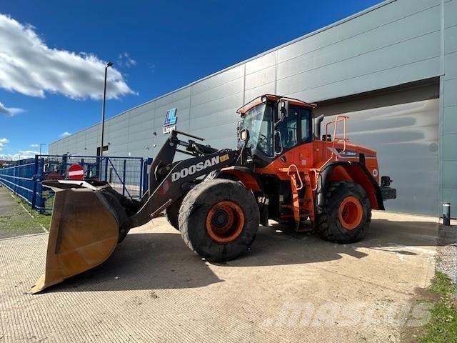 Develon DL300-5 Wheel Loaders