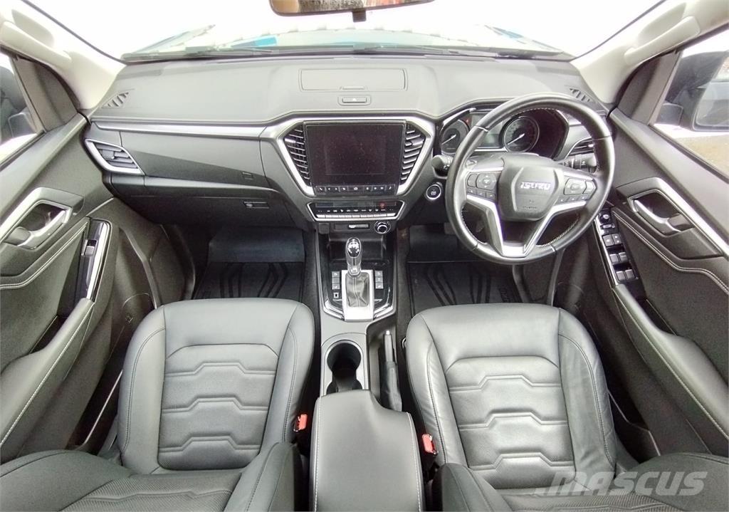 Isuzu DL40 Pickup Trucks