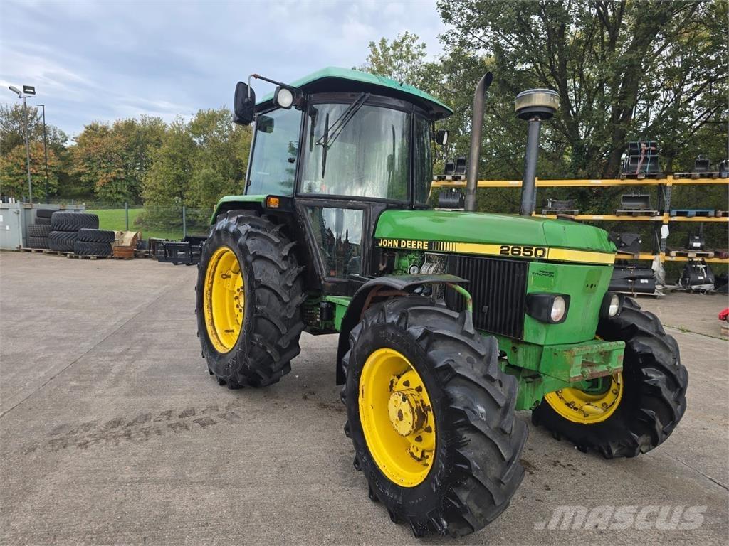 John Deere 2650 Tractors