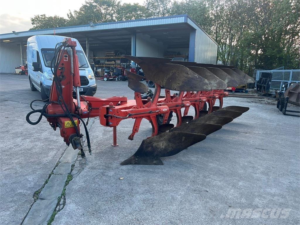 Kuhn Vari-Master Plows