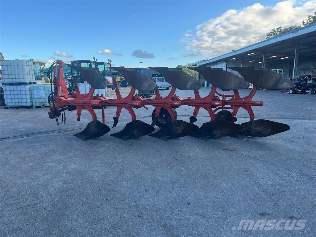 Kuhn Vari-Master Plows