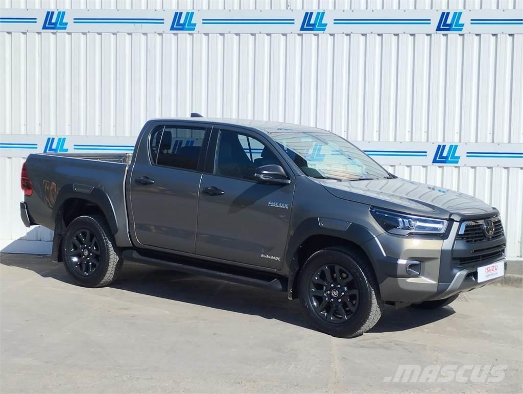 Toyota Invincible X Pickup Trucks