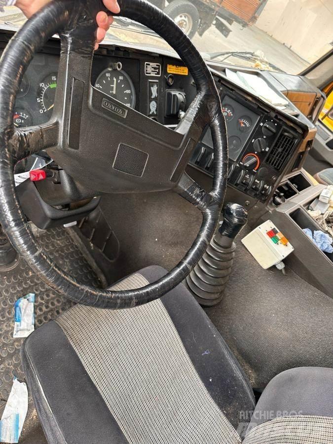 Volvo FL7 Garbage Trucks / Recycling Trucks