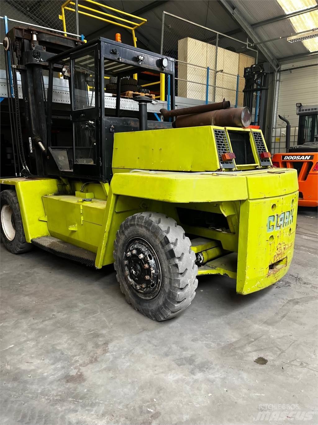 Clark DPL100 Diesel Forklifts