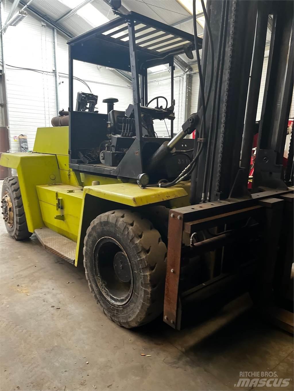 Clark DPL100 Diesel Forklifts