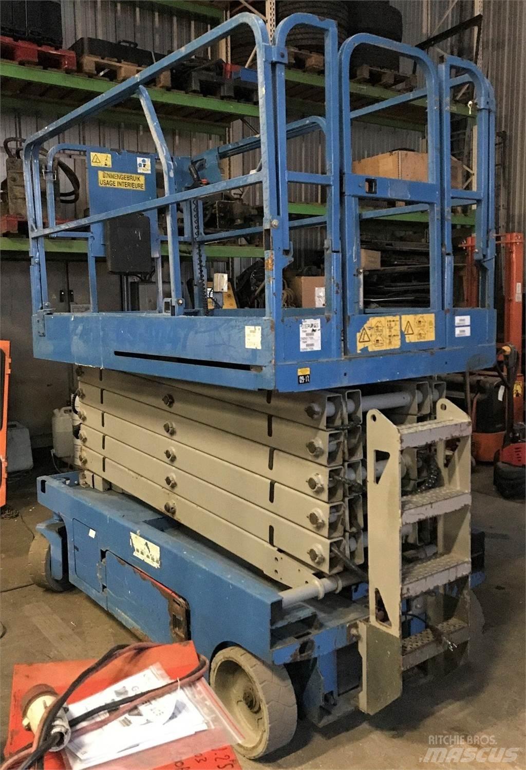 Genie GS-4047 Scissor Lifts
