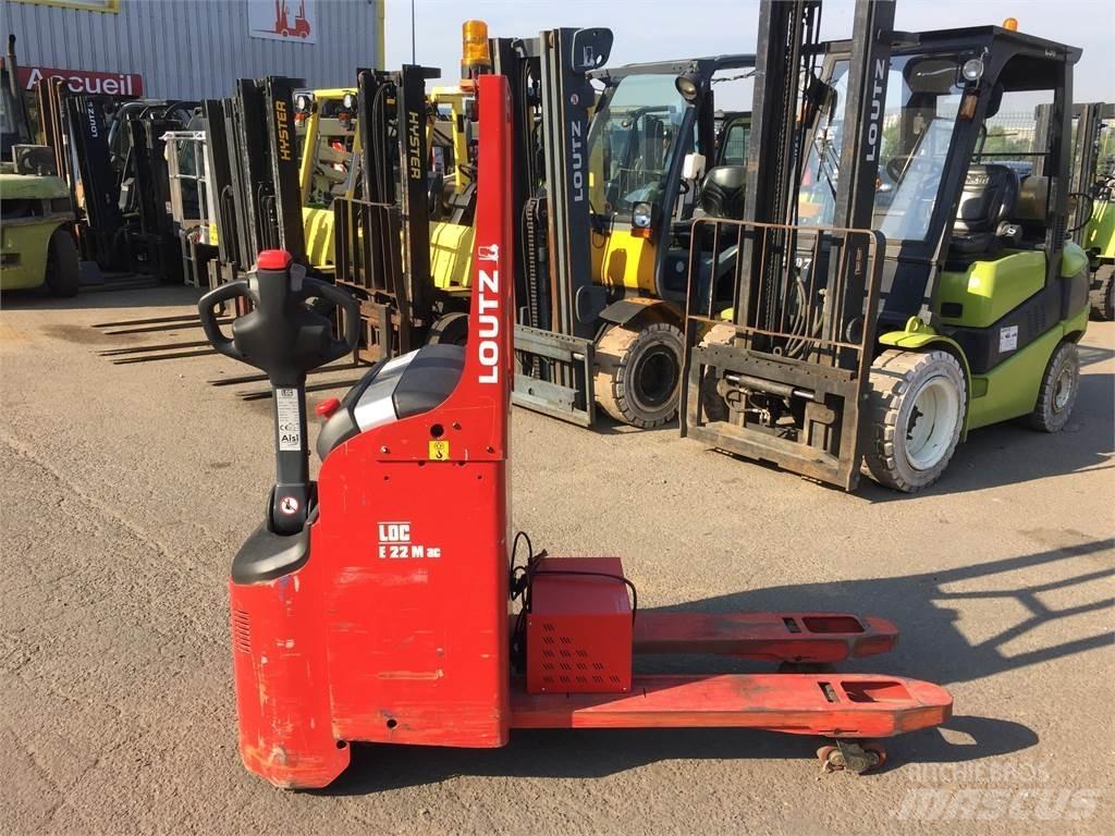 LOC E22 MAC Pedestrian stacker