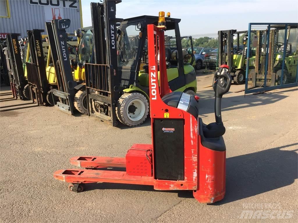 LOC E22 MAC Pedestrian stacker