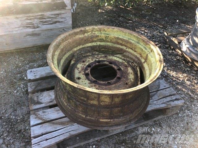 GKN 15X30 Tires, wheels and rims