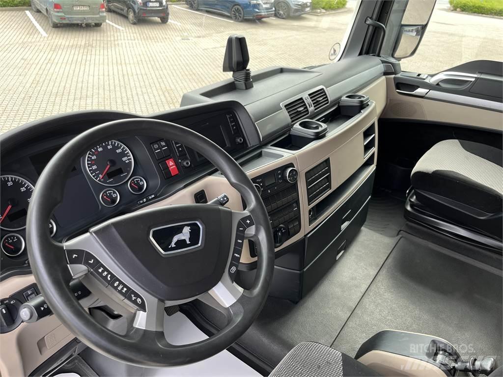 MAN TGX 26.470 6x2-2 Conventional Trucks / Tractor Trucks