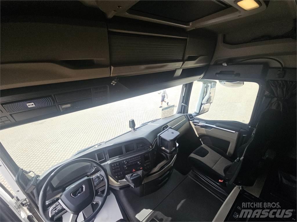 MAN TGX 26.510 6x2 Conventional Trucks / Tractor Trucks