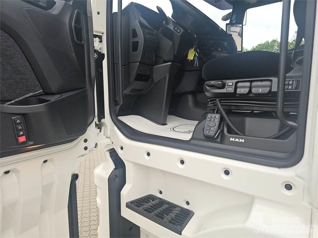 MAN TGX 26.520 Conventional Trucks / Tractor Trucks