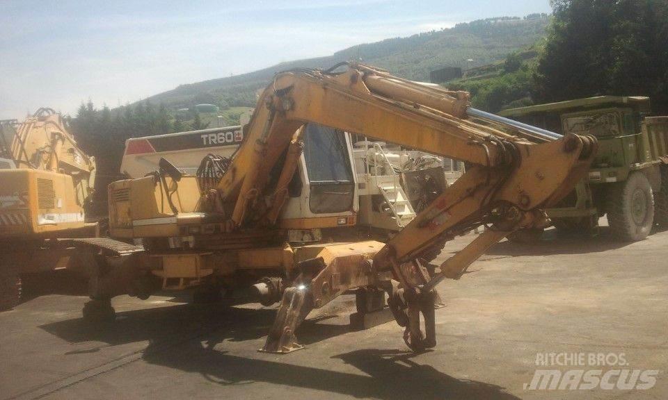 Liebherr A902 Wheeled Excavators