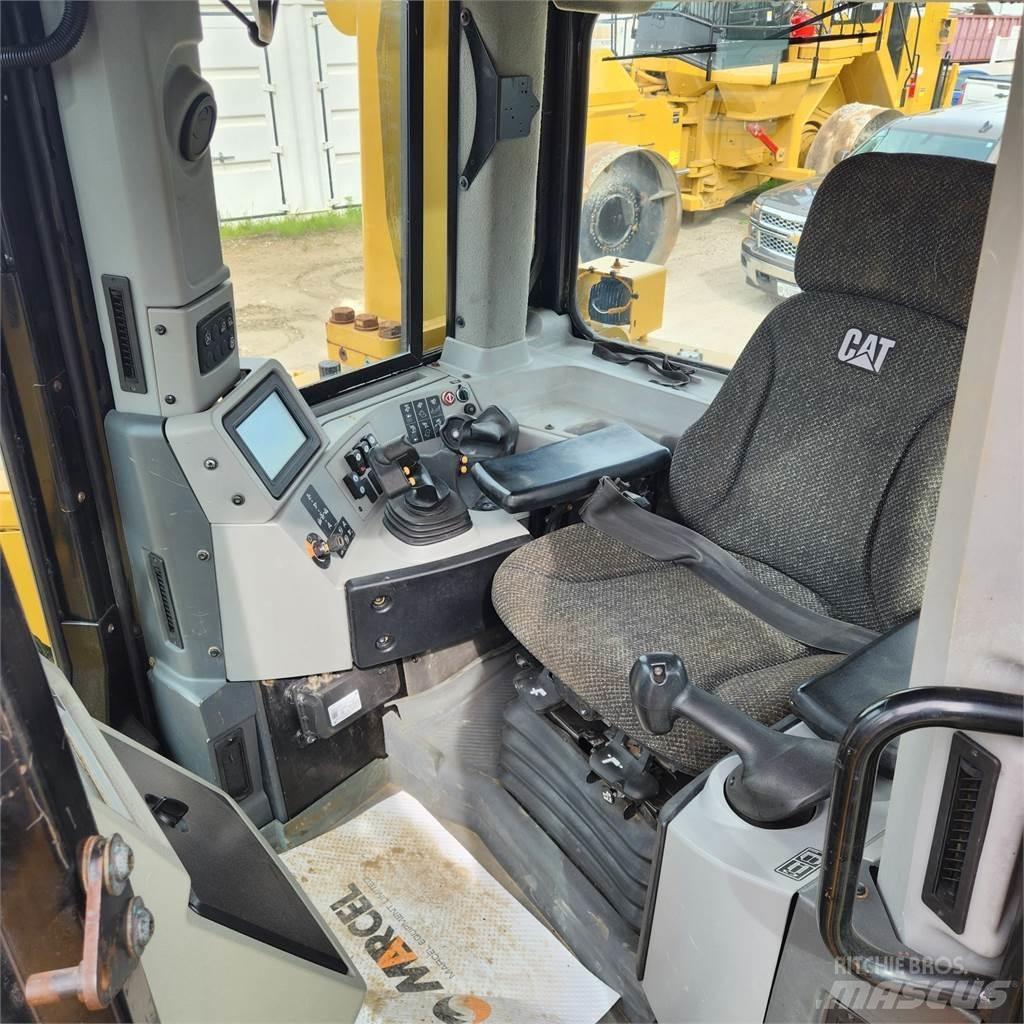 CAT D8T LGP Crawler dozers