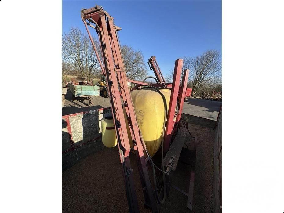 Hardi 1000 ltr., 12 m. Farm Equipment - Others