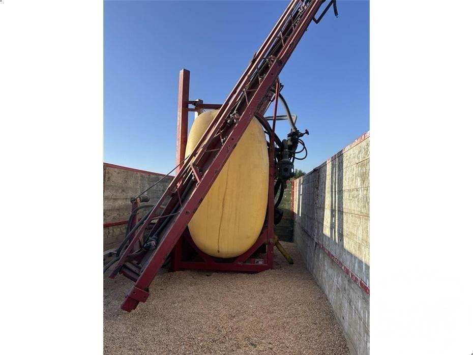 Hardi 1000 ltr., 12 m. Farm Equipment - Others