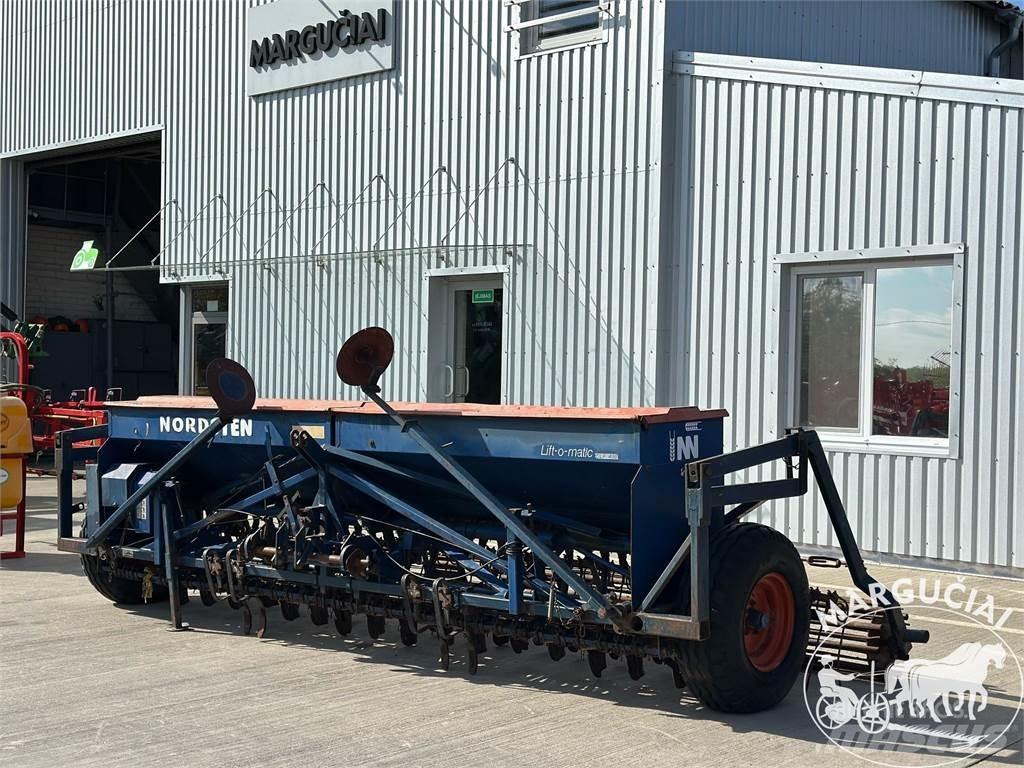 Nordsten CLF 400, 4 m. Farm Equipment - Others