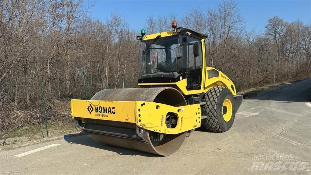 Bomag BW213 DH-5 Soil Compactors