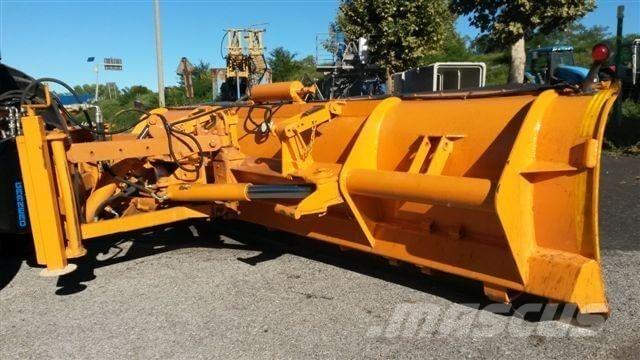 CASE MXM190 Snow Blades And Plows