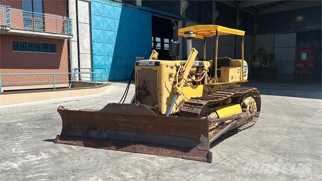 CAT D4D Crawler dozers