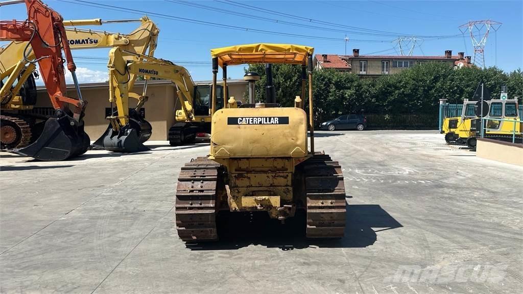 CAT D4D Crawler dozers