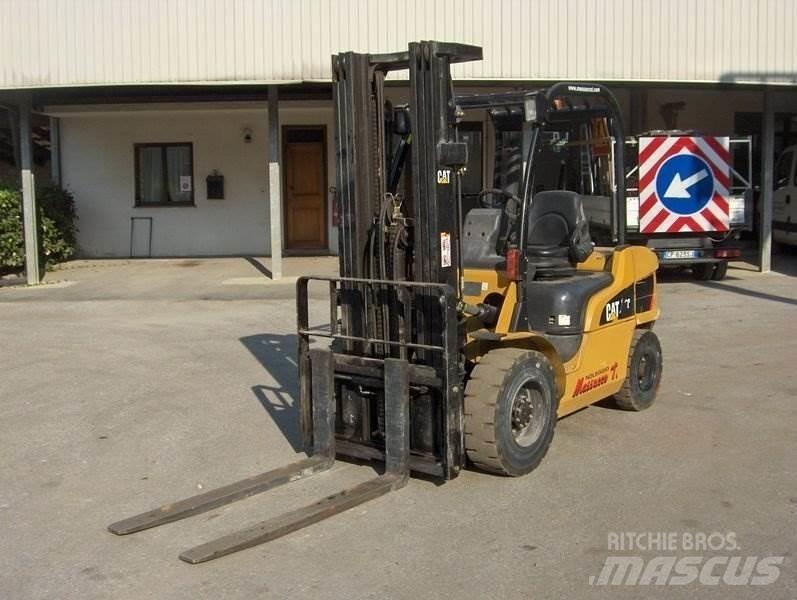 CAT DP30N Diesel Forklifts