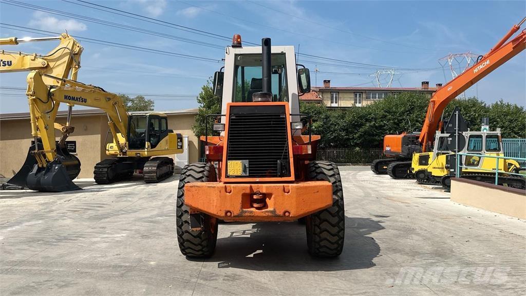 Fiat-Hitachi FR90 4X4 Wheel Loaders