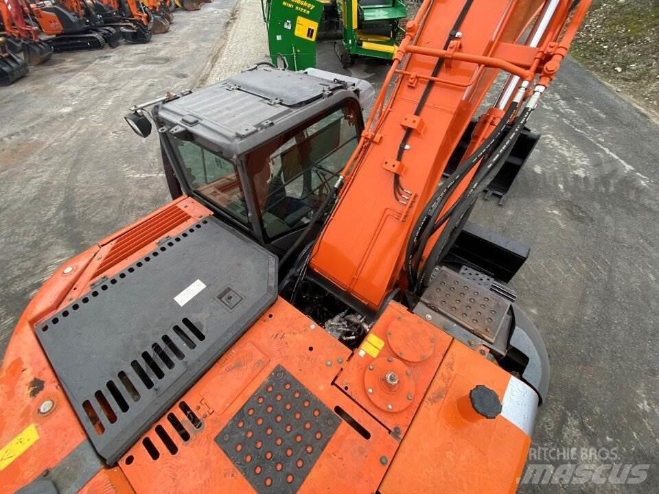 Hitachi ZX225 USBLC Crawler Excavators