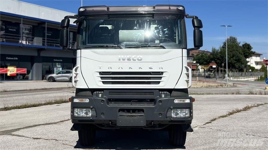 Iveco Trakker 410 8X4 Concrete Trucks
