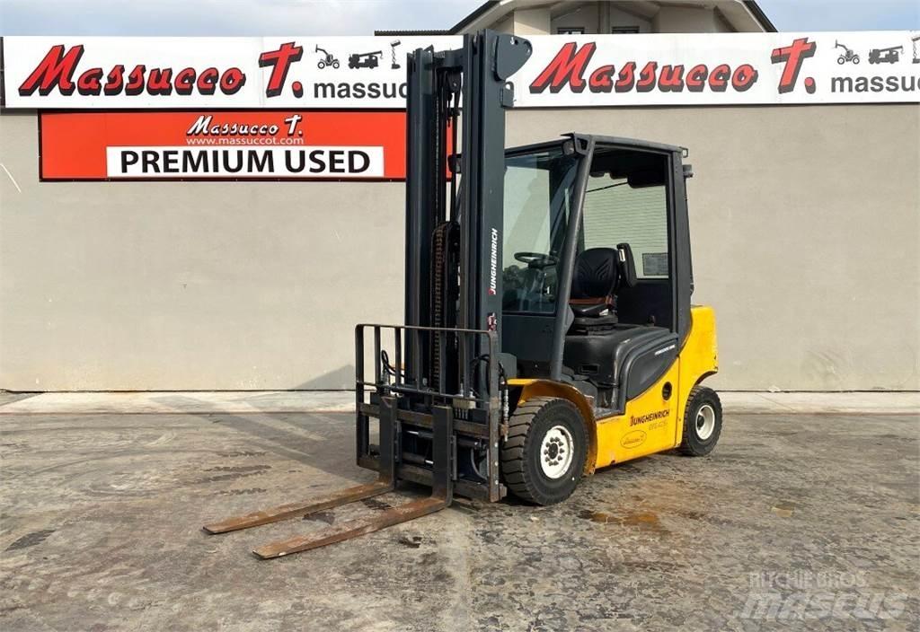 Jungheinrich DFG425s Diesel Forklifts