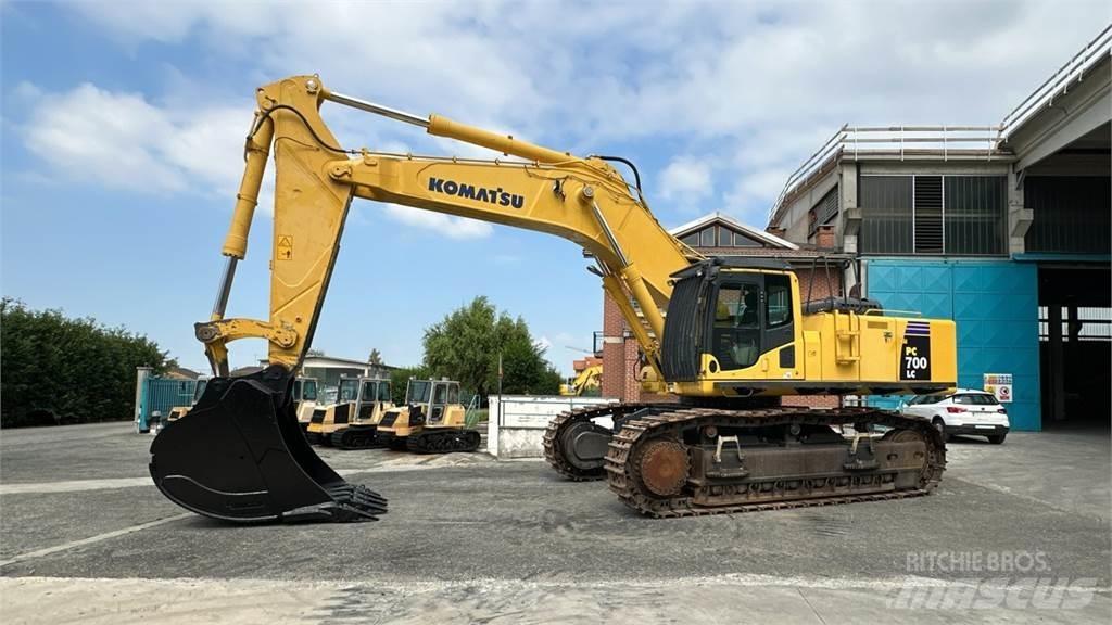 Komatsu PC700 LC-8E0 Crawler Excavators