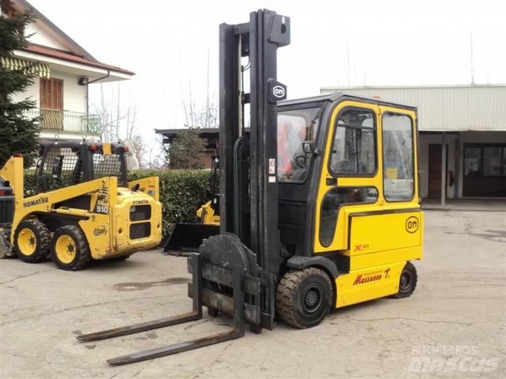 OM EU 30 Electric Forklifts