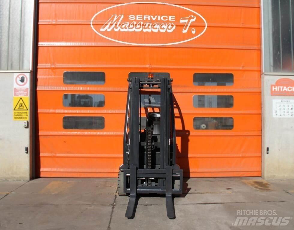 OM XE13 AC Electric Forklifts