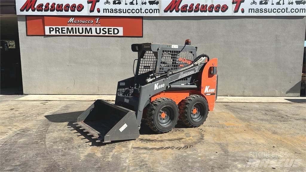 Thomas K680 Skid Steer Loaders
