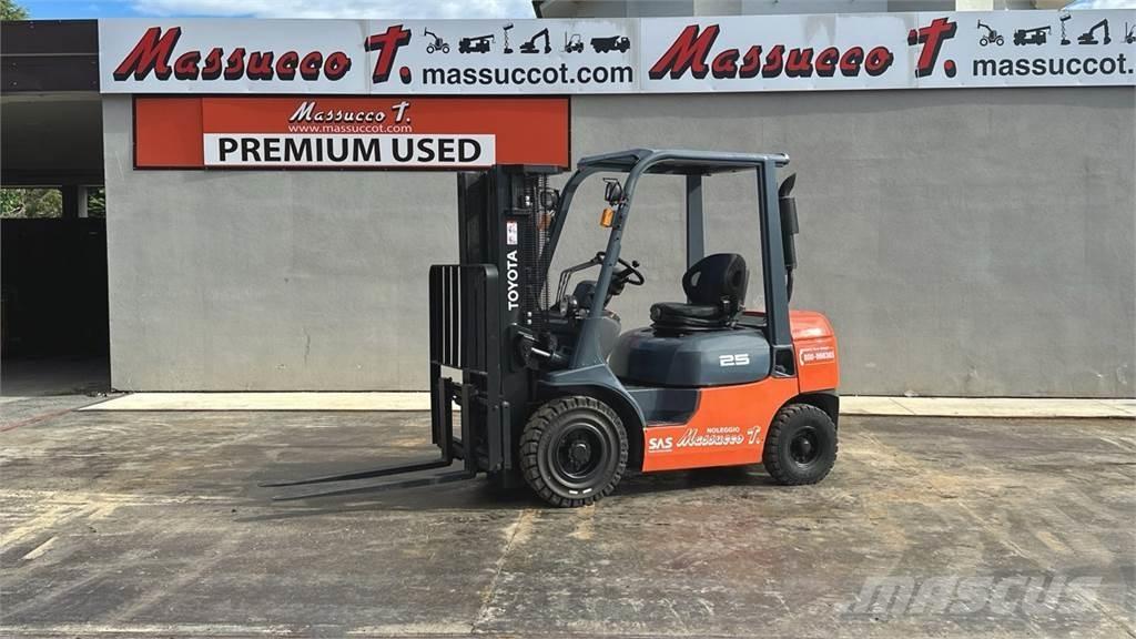 Toyota 62-7FDF25 Diesel Forklifts