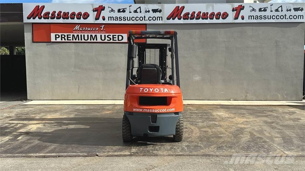 Toyota 62-7FDF25 Diesel Forklifts