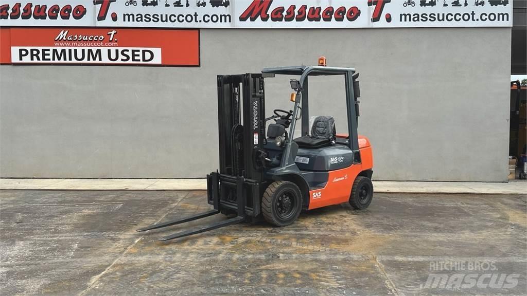 Toyota 62-7FDF25 Diesel Forklifts