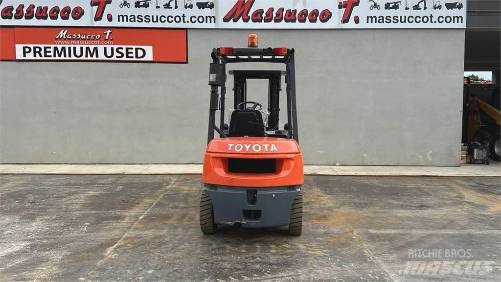 Toyota 62-7FDF25 Diesel Forklifts